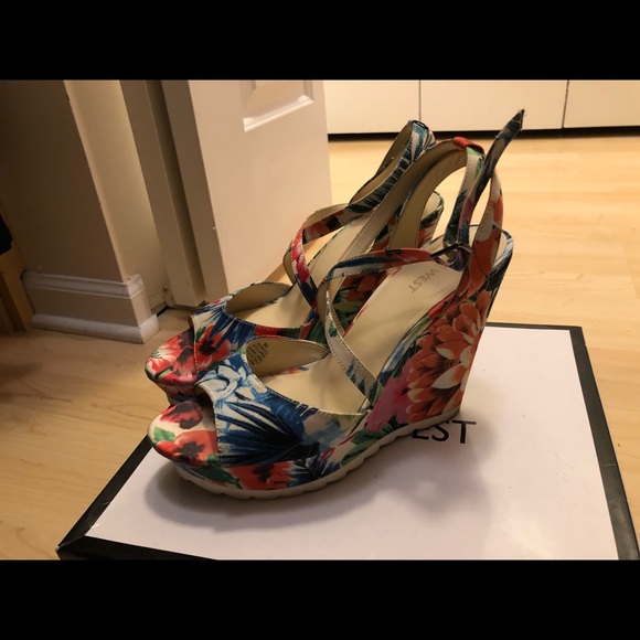 Nine West floral wedge sandals - Picture 1 of 6